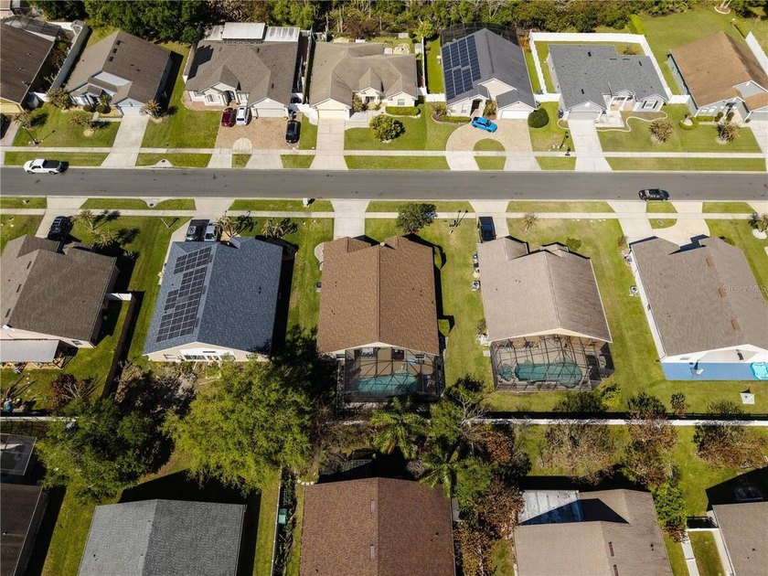 Welcome to this spacious 4-bedroom, 2-bath single-family home - photo 33