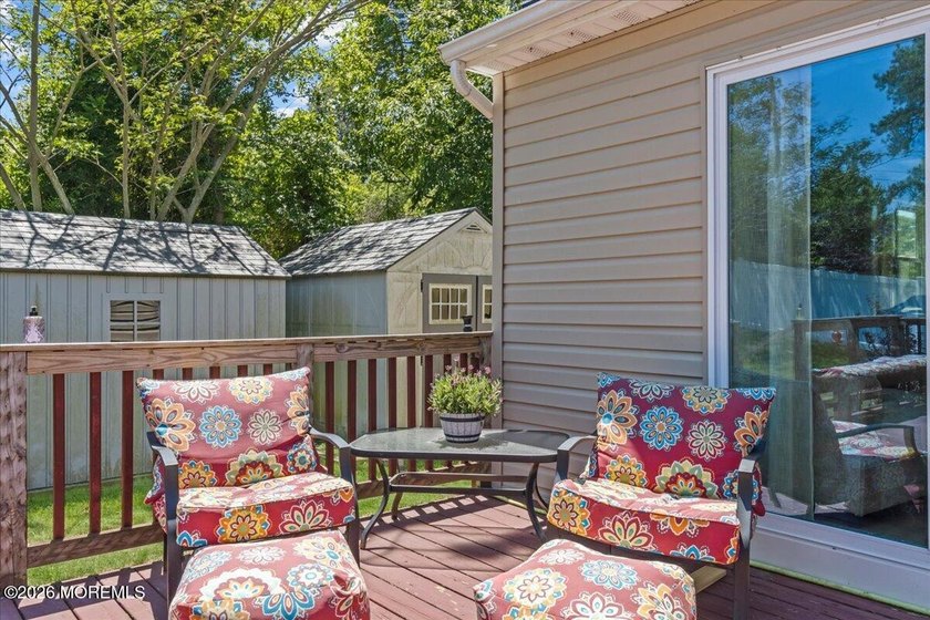 Welcome to this beautifully maintained 4-bedroom, 2-bath ranch - photo 39