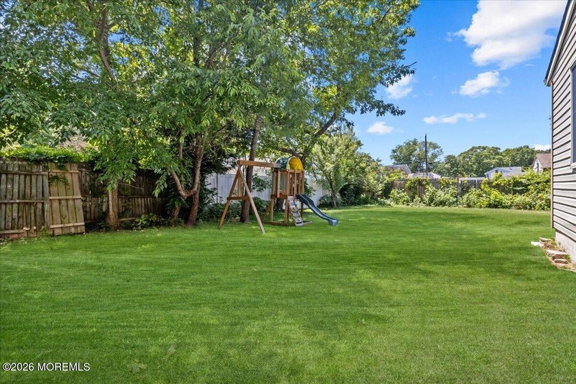 Welcome to this beautifully maintained 4-bedroom, 2-bath ranch - photo 43