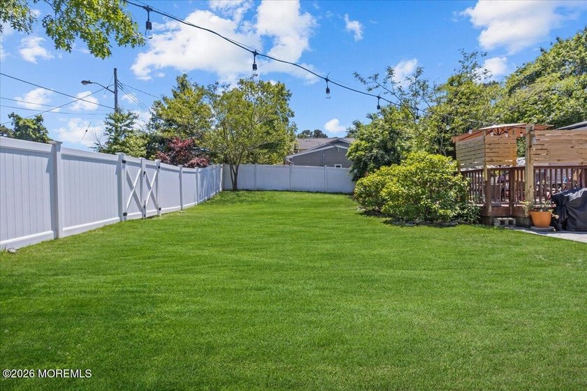 Welcome to this beautifully maintained 4-bedroom, 2-bath ranch - photo 47