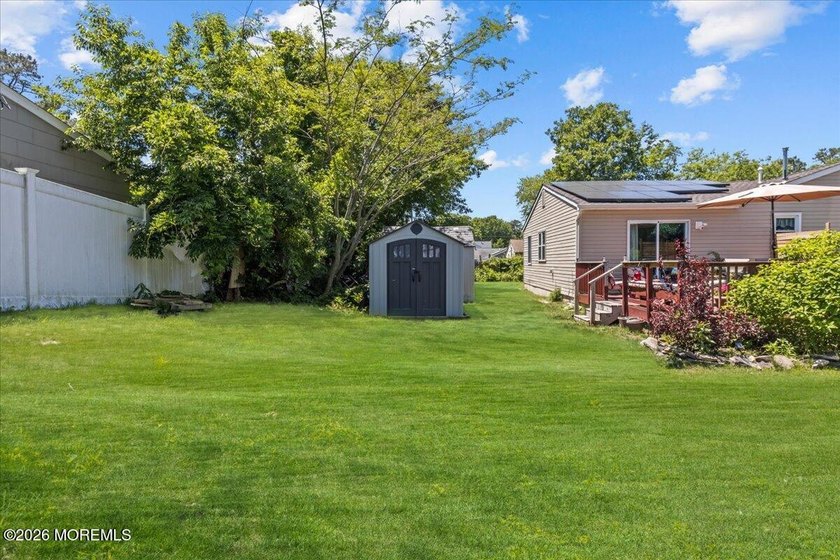 Welcome to this beautifully maintained 4-bedroom, 2-bath ranch - photo 49