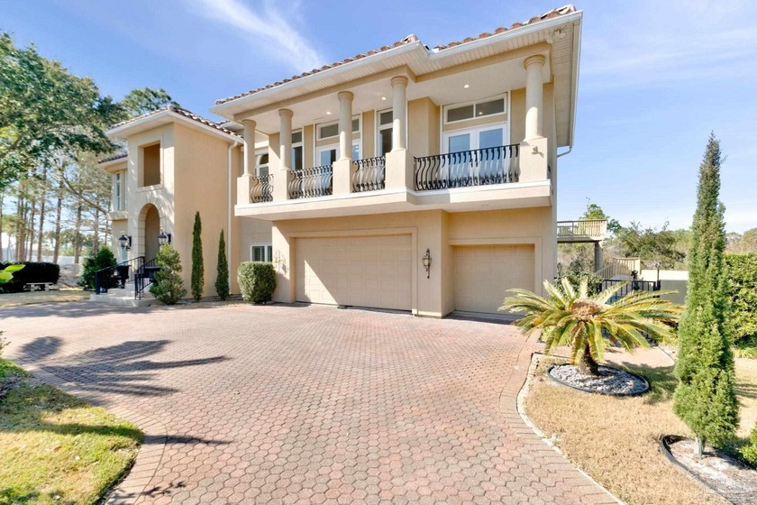 Tucked inside a private gated enclave in the heart of Gulf - photo 4