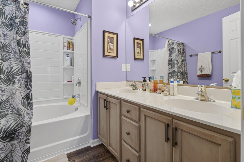 Welcome to this beautifully maintained 3-bedroom, 2.5-bath - photo 16