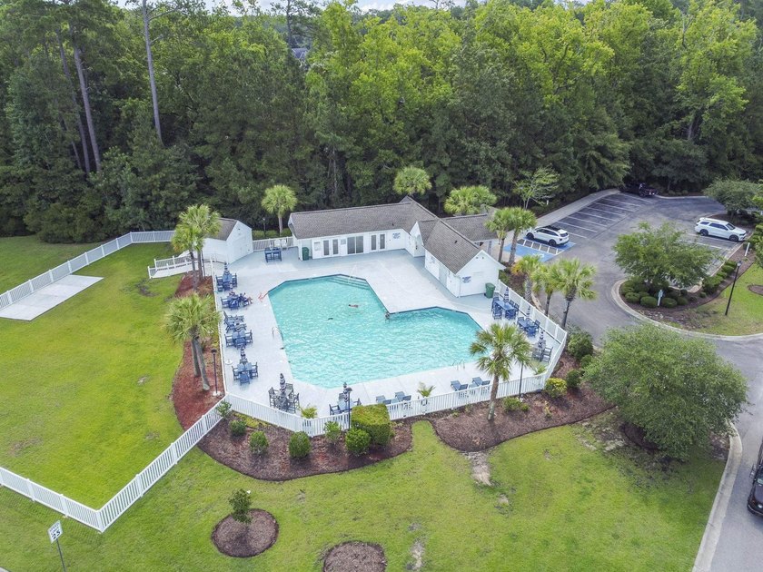 Welcome to this beautifully maintained 3-bedroom, 2.5-bath - photo 25