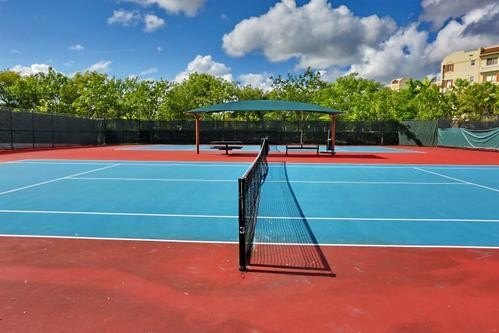Beautifully well maintained condo by the owners. Great location - photo 37