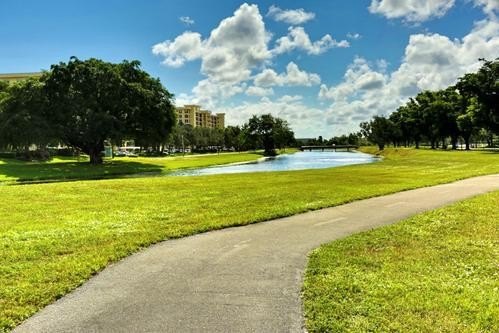 Beautifully well maintained condo by the owners. Great location - photo 39