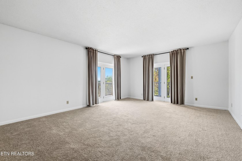 Welcome to the Westcliff Condominiums, one of Knoxville's - photo 11