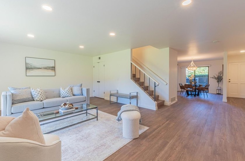 One of the largest updated Arroyo Carmel residences currently - photo 11