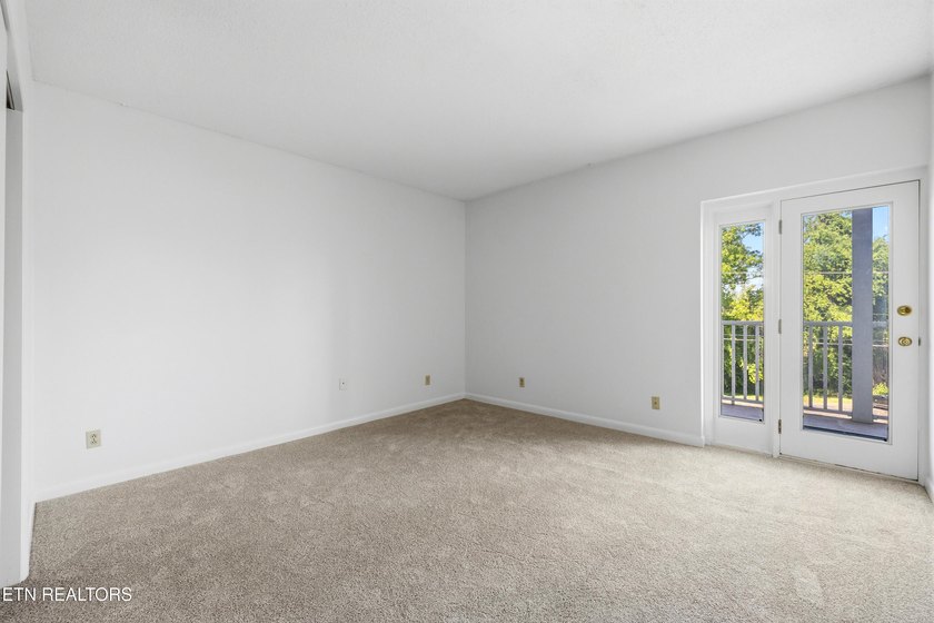 Welcome to the Westcliff Condominiums, one of Knoxville's - photo 18