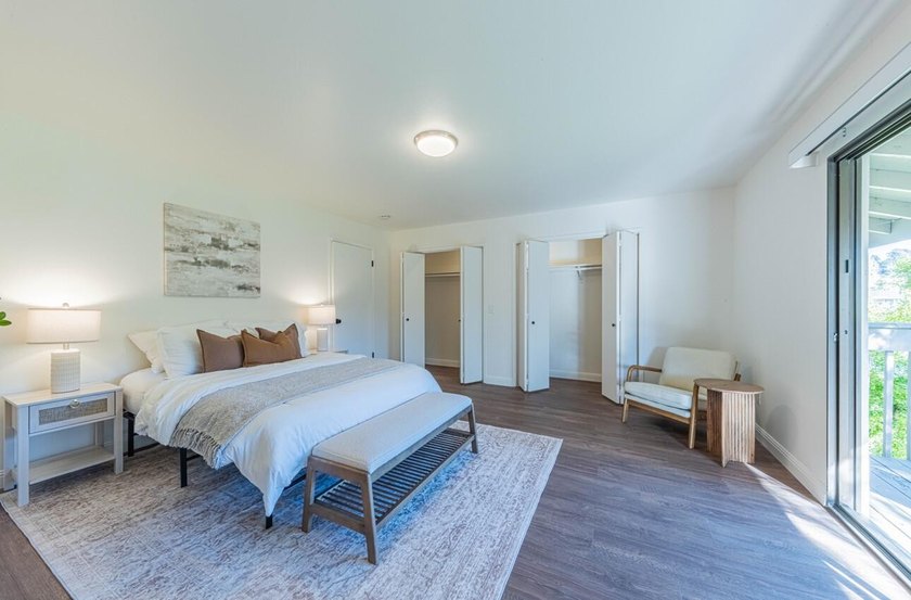 One of the largest updated Arroyo Carmel residences currently - photo 25