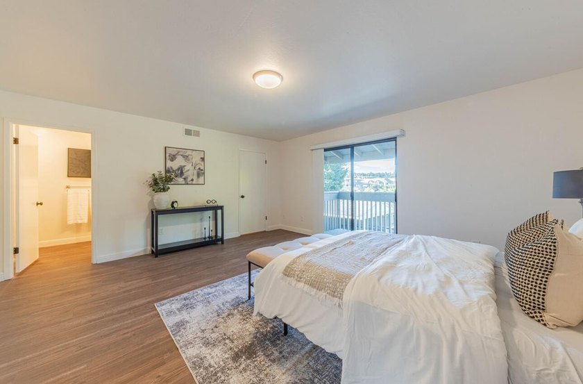 One of the largest updated Arroyo Carmel residences currently - photo 31