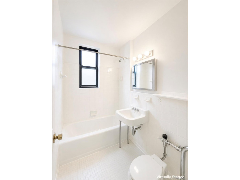 Welcome to this sun-filled and inviting one-bedroom co-op - photo 5
