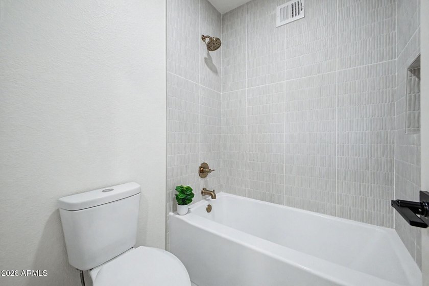 Amazing Remodel/Outstanding location in the HEART of GILBERT - photo 33