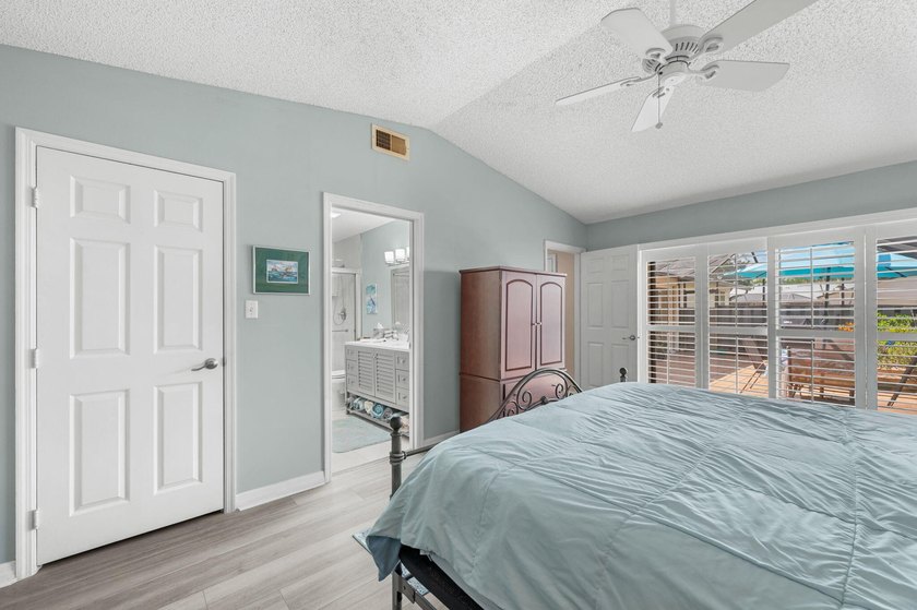 Move-in ready 2BR/2BA villa featuring a rare oversized 1.5-car - photo 12