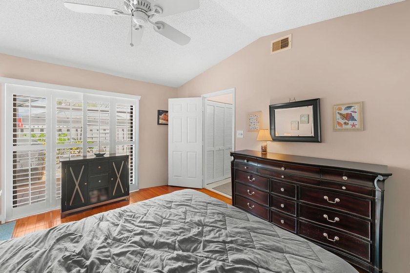 Move-in ready 2BR/2BA villa featuring a rare oversized 1.5-car - photo 16