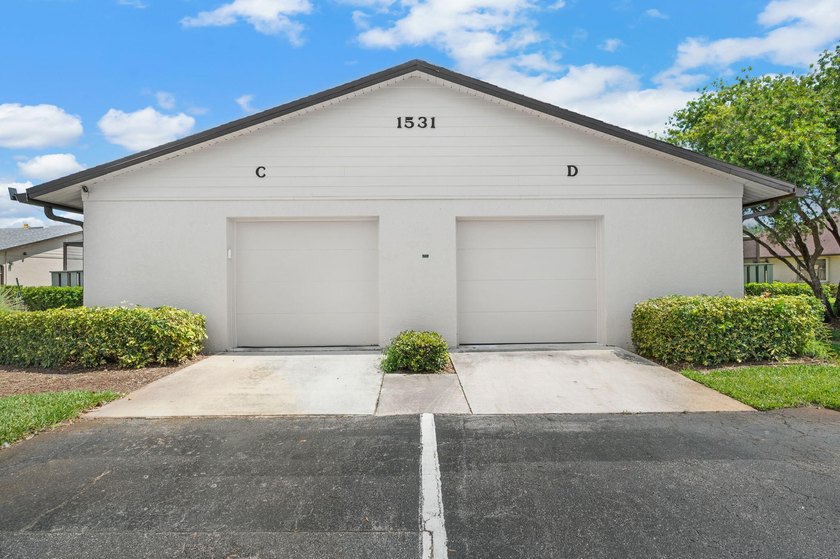 Move-in ready 2BR/2BA villa featuring a rare oversized 1.5-car - photo 22