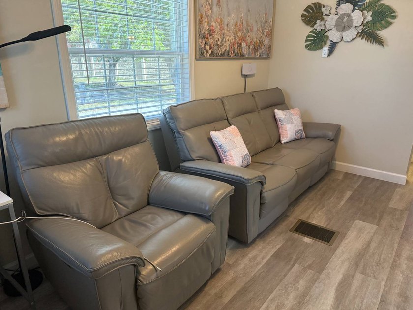 sellers are looking for any offer!!! this is an almost new - photo 4