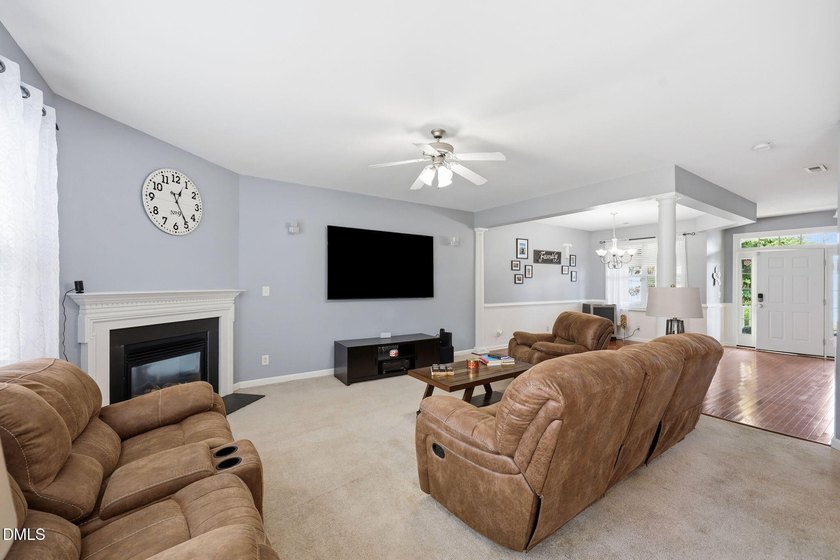 Welcome to this spacious 4-bedroom, 2.5-bath home in the - photo 10