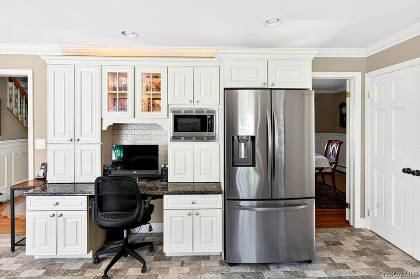 Charm meets convenience, and an abundance of space, in this - photo 13