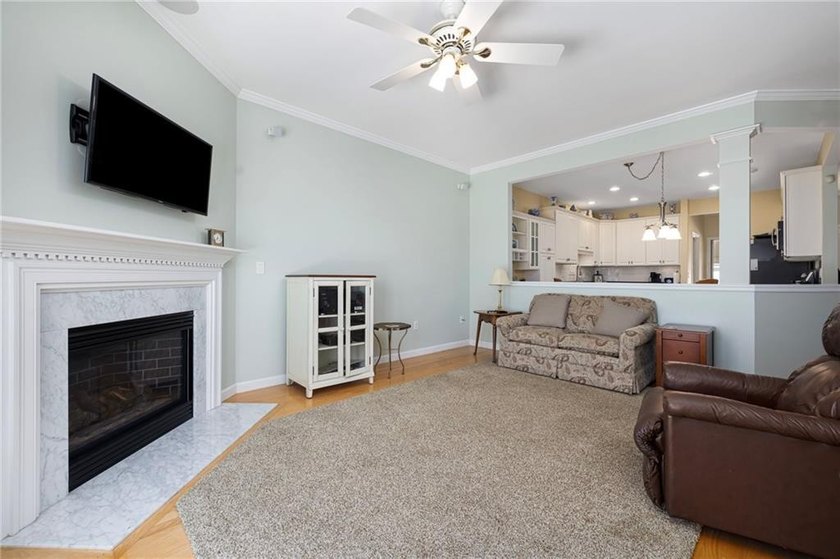 We invite you to explore this expansive end-unit - photo 14