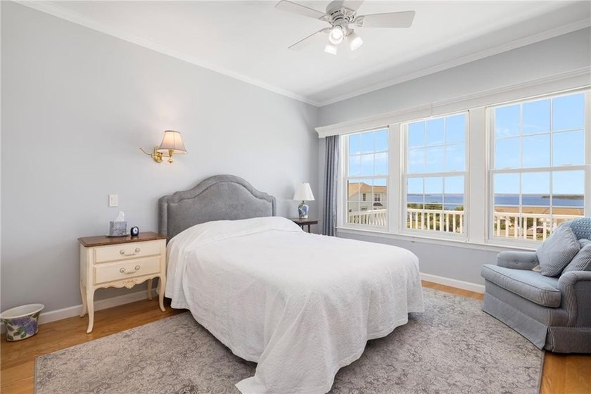 We invite you to explore this expansive end-unit - photo 17