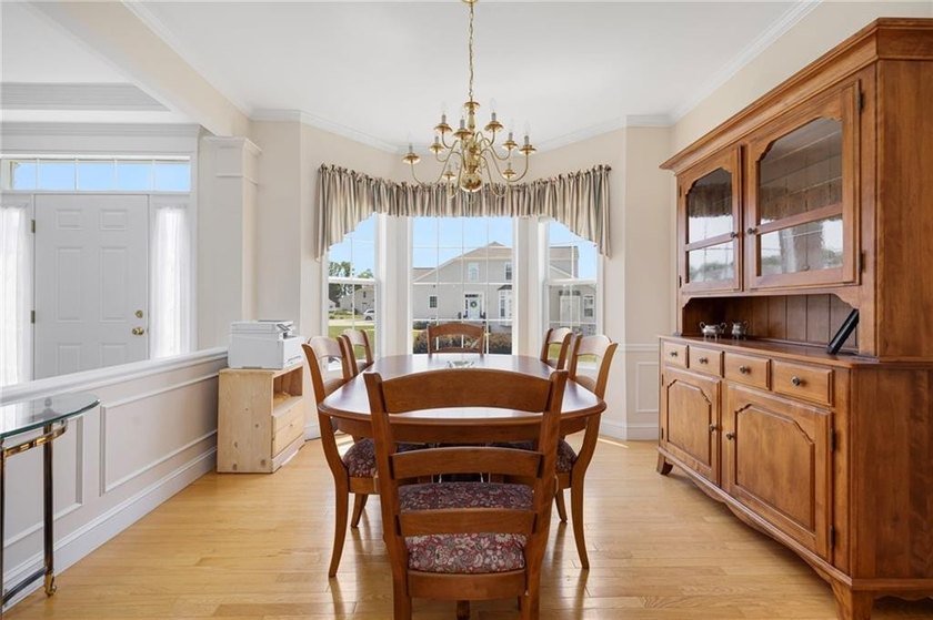 We invite you to explore this expansive end-unit - photo 21