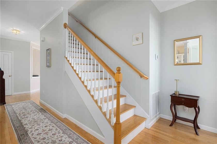 We invite you to explore this expansive end-unit - photo 26