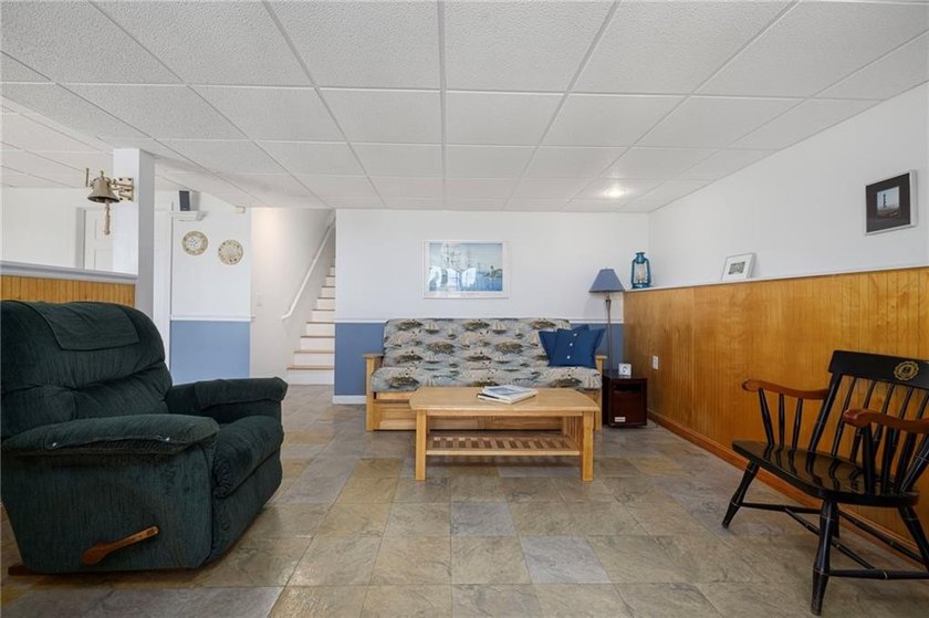 We invite you to explore this expansive end-unit - photo 40