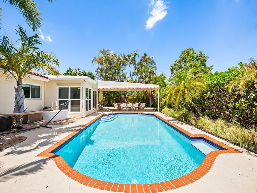 Tastefully updated 3/2 residence on a quiet, walkable street in - photo 14