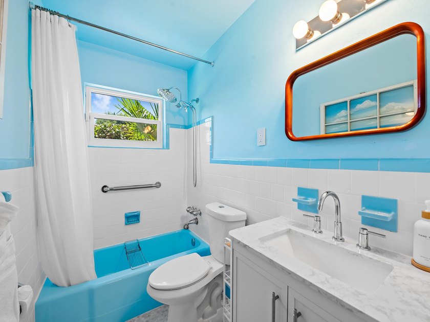 Tastefully updated 3/2 residence on a quiet, walkable street in - photo 26
