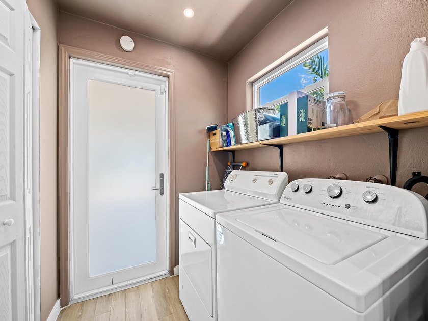 Tastefully updated 3/2 residence on a quiet, walkable street in - photo 31