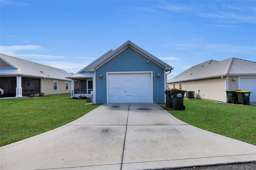 Welcome to this beautifully maintained 3-bedroom, 2-bath home in - photo 10