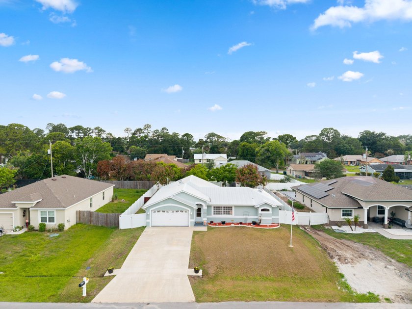 This beautiful, well loved 3 bed + office CBS home offers the - photo 36