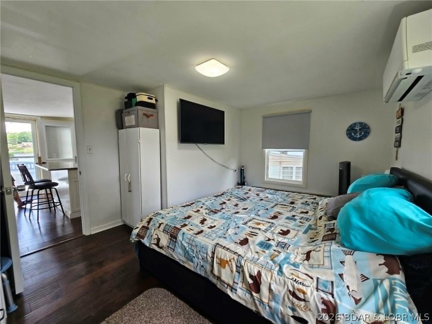If you've been dreaming of owning a place at the Lake, this - photo 16