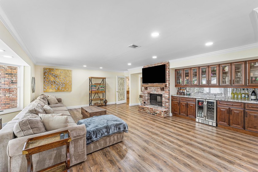 Experience refined living at 3790 Kings Way, a stunningly - photo 20