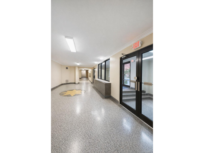 Sun-Filled 1BR Co-op in prime Flushing with Low Maintenance! - photo 8