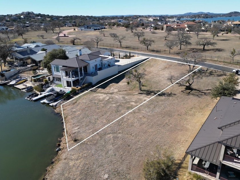 Waterfront lot to Lake LBJ on a quiet cove with open-water views - photo 8