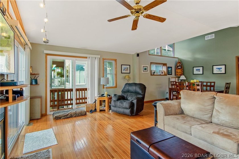 Looking for a 2-bedroom home in Lake Ozark sitting directly on - photo 14