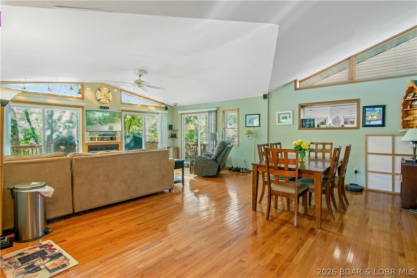 Looking for a 2-bedroom home in Lake Ozark sitting directly on - photo 17