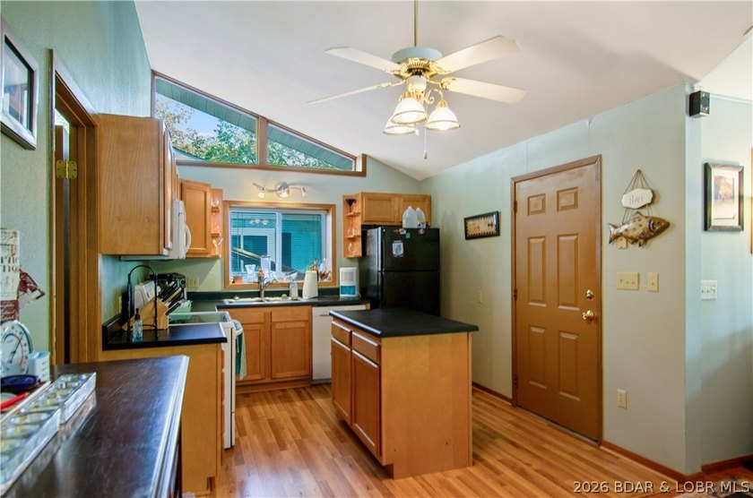 Looking for a 2-bedroom home in Lake Ozark sitting directly on - photo 20