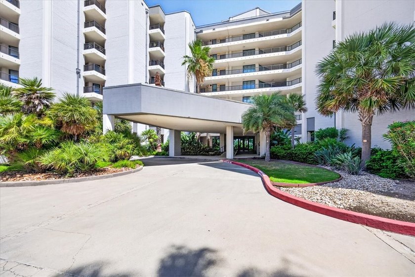 NORTH SIDE VIEWS. FULLY UPDATED. DEEDED COVERED PARKING SPACE!!! - photo 3