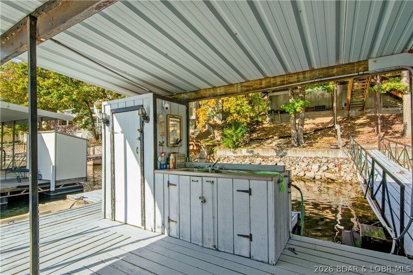 Looking for a 2-bedroom home in Lake Ozark sitting directly on - photo 37