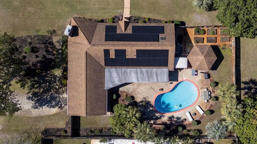 Corner-Lot Home with Pool (and a history) in desirable Indian - photo 5