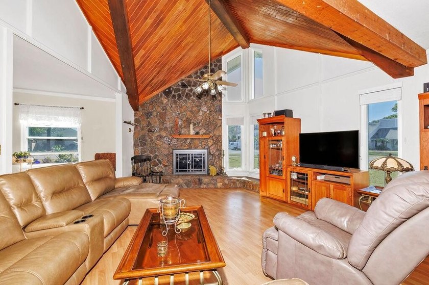 Corner-Lot Home with Pool (and a history) in desirable Indian - photo 8