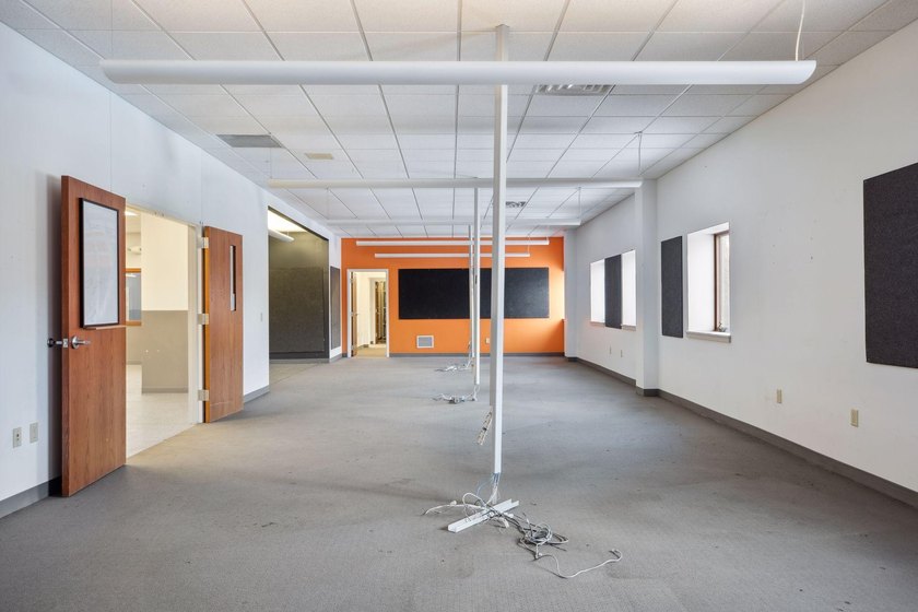 A great opportunity awaits your business with this Commercial - photo 10
