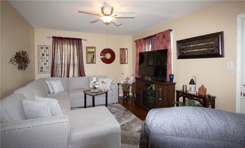 Welcome home to this charming 2-bedroom, 1-bath, detached 1-car - photo 5