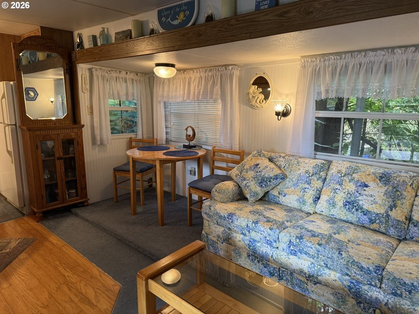 Cozy and well-loved travel trailer in Coast Villagee enjoy all - photo 12