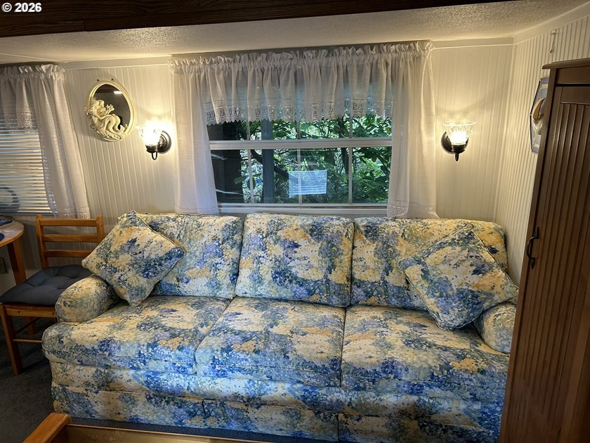 Cozy and well-loved travel trailer in Coast Villagee enjoy all - photo 14