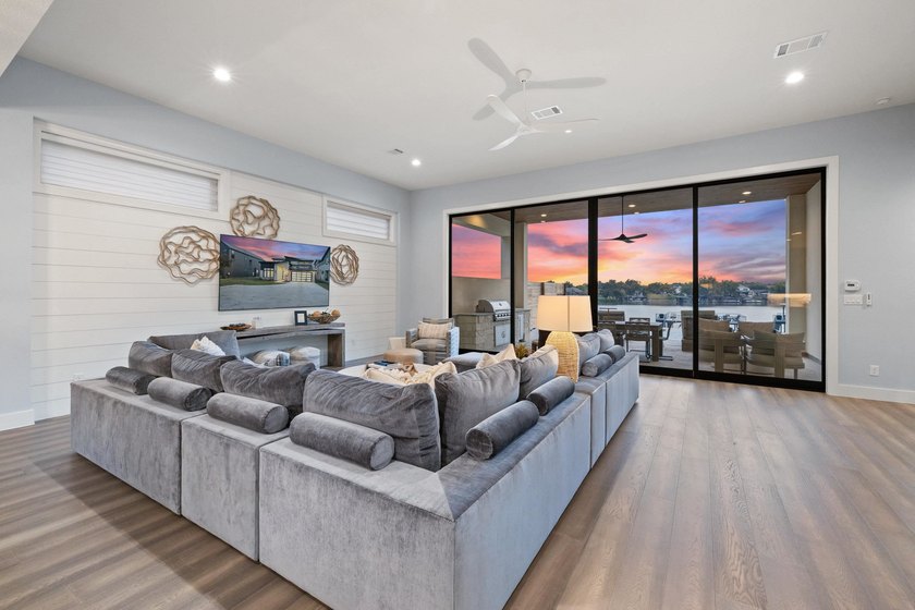 Welcome home to your modern resort on Lake LBJ. This home is - photo 7