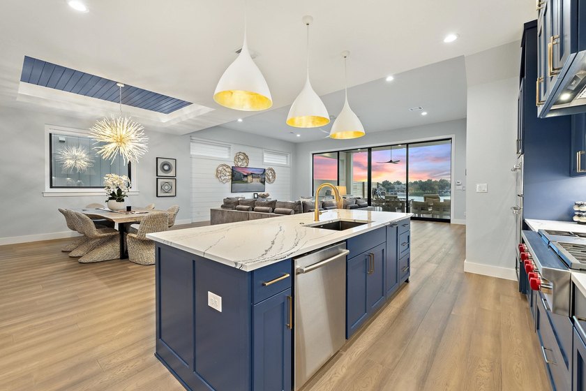 Welcome home to your modern resort on Lake LBJ. This home is - photo 10